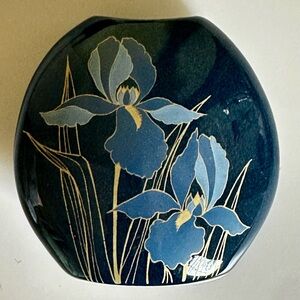 Small Otagiri Vase Made in Japan Blue Iris floral design with gold leaf trim